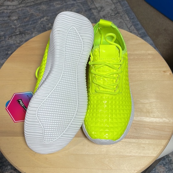 ROXY-ROSE Women Lightweight yellow Metallic Studded Jogger shoes size 6 - Picture 5 of 7